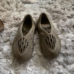 Yeezy Foam Runner Sage Size 6